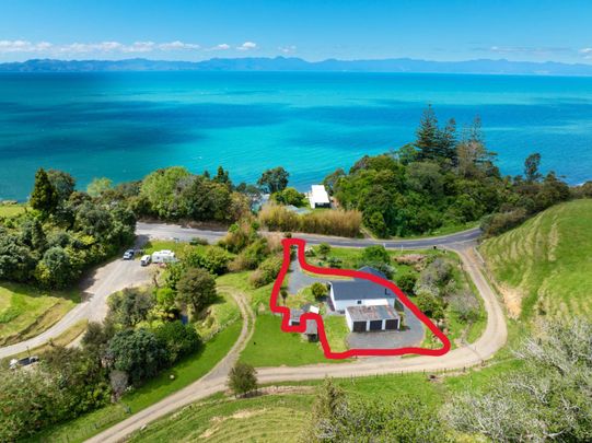 Seaside Living at Its Best – 3 Bedroom Gem - Photo 1