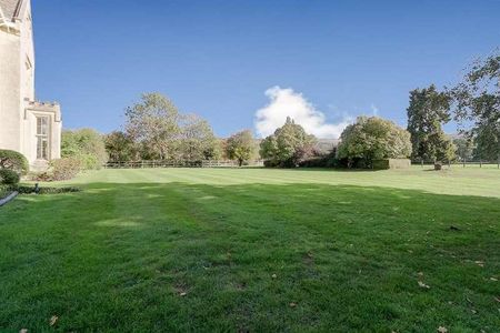 Prestbury Manor, GL52 - Photo 3