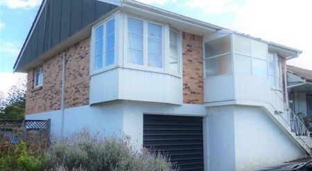 Tidy 2 Bedroom Unit - Photo 3