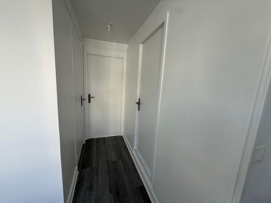 Location Appartement 2 pièces 46m² PARIS 18ème - Photo 1