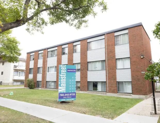 Gary Manor | 10625 113 Street NW, Edmonton - Photo 1
