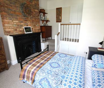 2 bed apartment to rent in Quarry Road, Hastings, TN34 - Photo 2