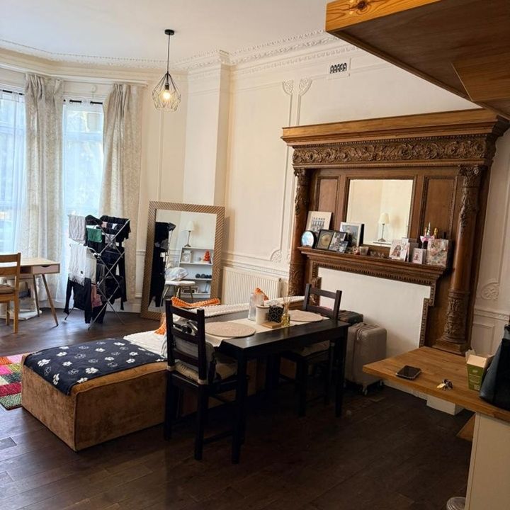 Studio Flat, Mapesbury Lodge, NW2 - Photo 1