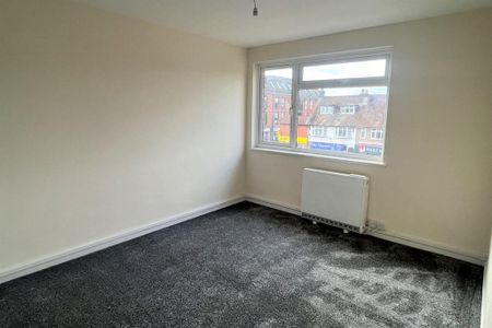 3 bedroom apartment to rent - Photo 2