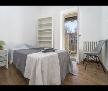 AVIGNON INTRA MUROS: Maison de ville avec petite cour intérieure pr... - Photo 4
