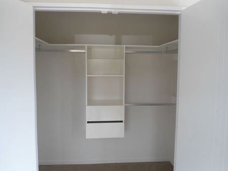 MODERN, SUNNY & SPACIOUS 3 BEDROOMS HOUSE - Photo 2