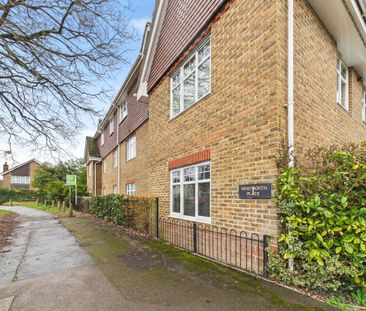 1 bedroom Flat in Wentworth Place, Camberley - Photo 5