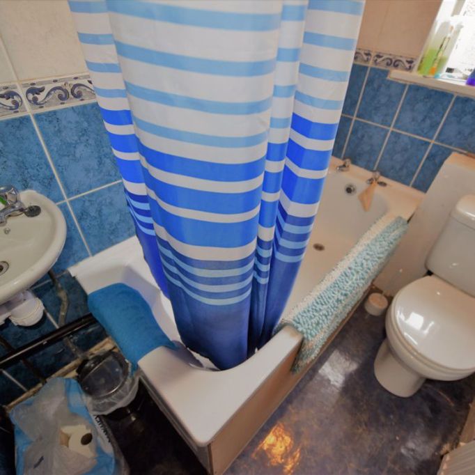 2 bedroom House in Manor Avenue, Leeds - Photo 1