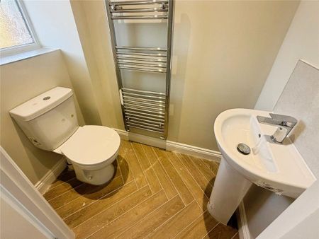 4 bedroom detached house to rent - Photo 5
