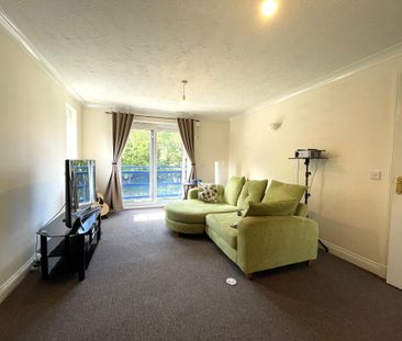 Mountbatten Close, Ashton - Photo 4