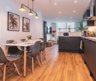 6 bedroom terraced house to rent - Photo 4