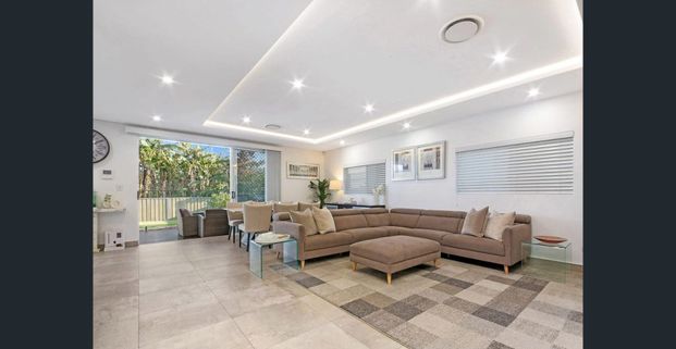 Stunning Family Home in Greenacre - Photo 1