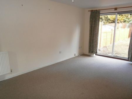 2 bedroom terraced house to rent - Photo 2