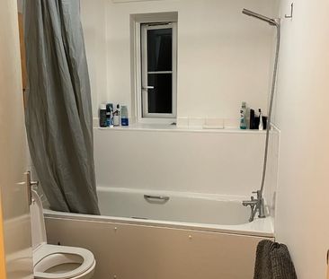 Room in a Shared House, Tavistock Grove, CR0 - Photo 6