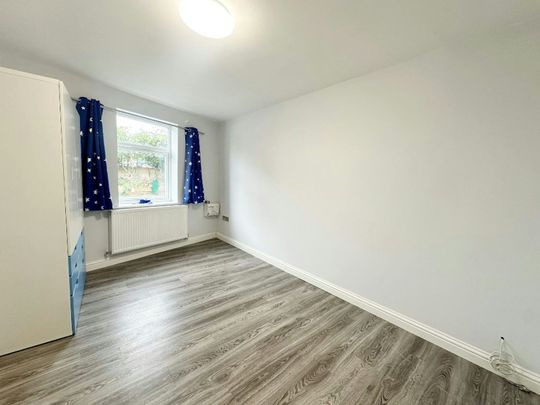 Flat to rent on - Photo 1