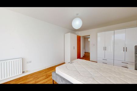 2 Bed Penthouse, Headstone Road, HA1 - Photo 4