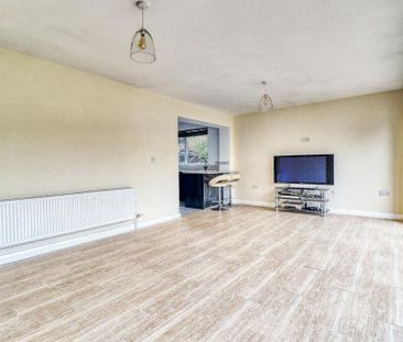 3 bedroom detached bungalow to rent - Photo 2