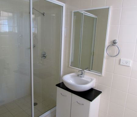 2 Bedroom Apartment with ensuite, Stunning open city and district views - Photo 5