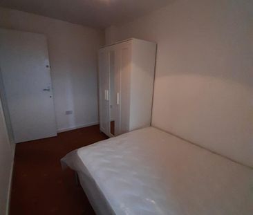 4 Bed End Terrace, Cranmer Walk, NG3 - Photo 5