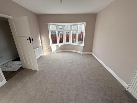 3 bedroom detached bungalow to rent - Photo 1