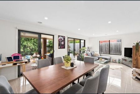 Stylish Home in Great Location! - Photo 4