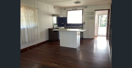 Two Beds Plus Sunroom - Photo 3