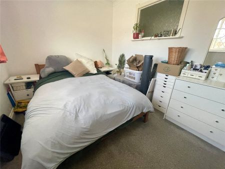 Sycamore Close, Poole, Dorset, BH17 - Photo 3