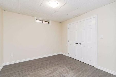 For Lease - 40 Leatherhead Court, Brampton, Ontario - Photo 4