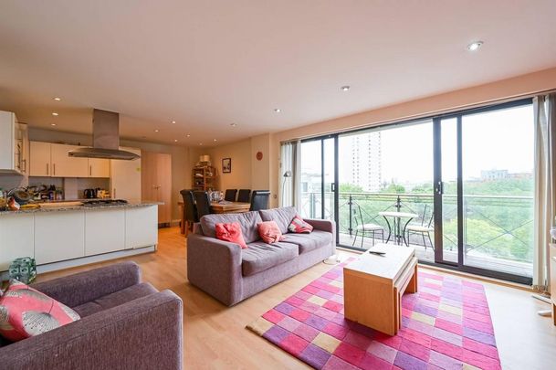 2 bedroom flat to rent - Photo 1