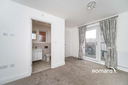 Brunswick Road, Deepcut, Camberley, Surrey, GU16 - Photo 4