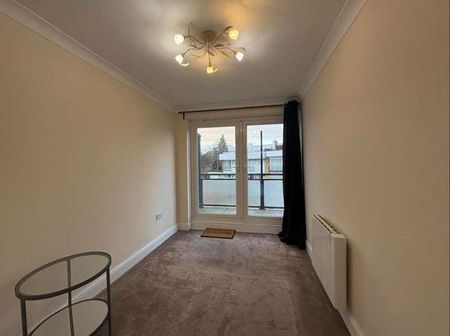 Runnymede Court, Egham, TW20 - Photo 3