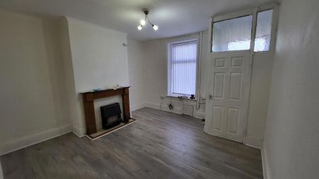 2 bedroom terraced house to rent - Photo 2