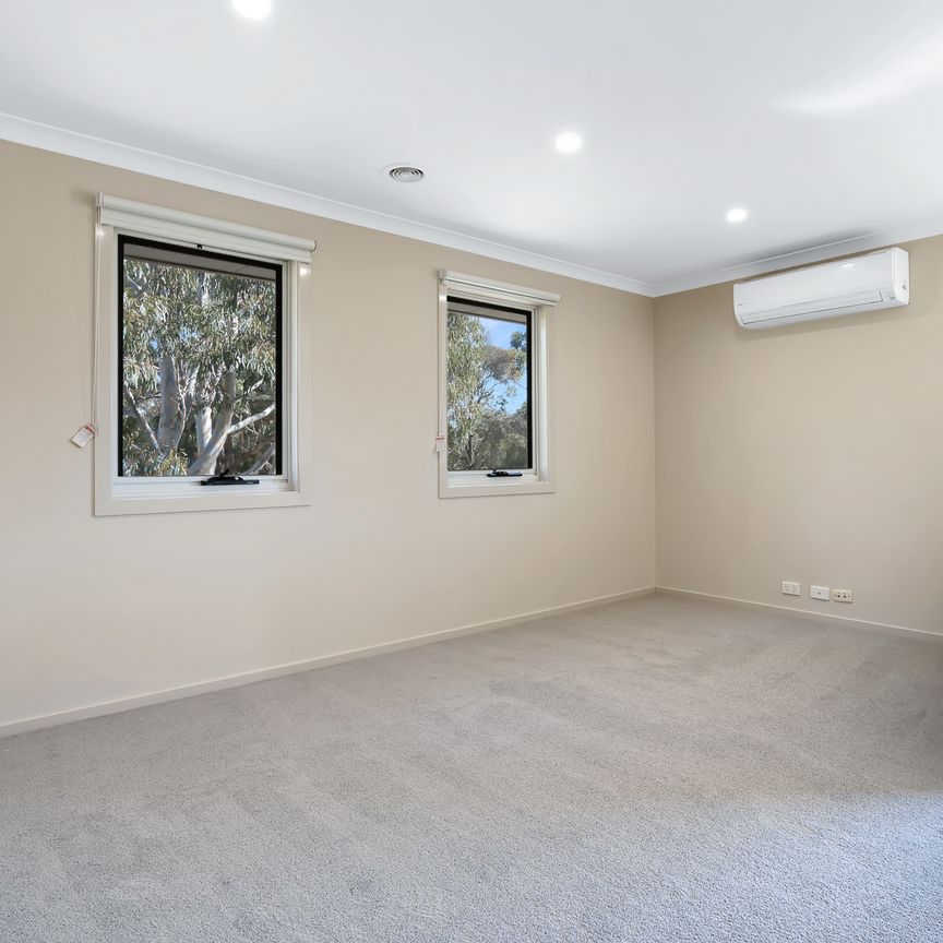 1 Stanhope Place, Pakenham VIC 3810 - House For Rent | Domain - Photo 1