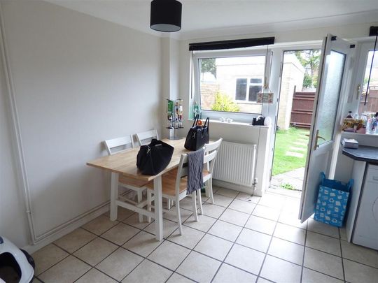 3 bedroom end of terrace house to rent - Photo 1