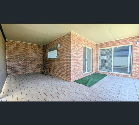 8 Eve Court, Mildura, Vic 3500 - Photo 2