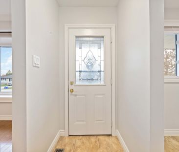 For Lease - 117 Keewatin Street, Oshawa, Ontario - Photo 4