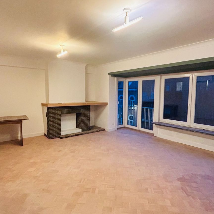 Ruim appartement met 3 slaapkamers op een centrale ligging te Gent - Photo 1