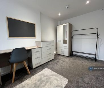 1 bedroom in a house share to rent - Photo 3