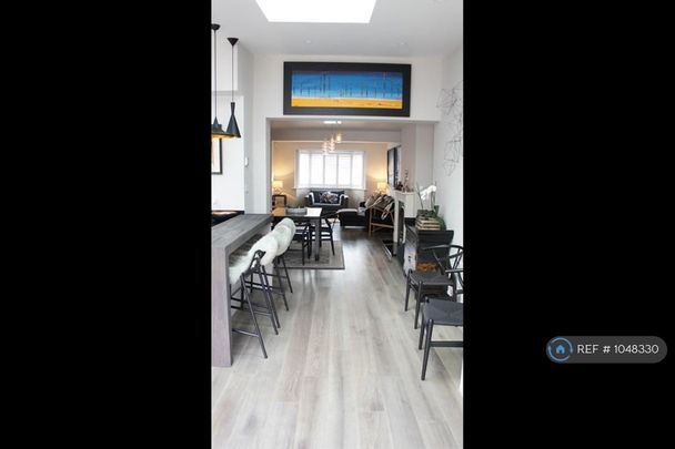 3 bedroom terraced house to rent - Photo 1