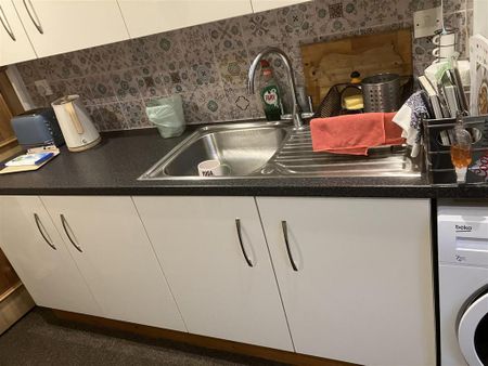 2 bedroom semi-detached house to rent - Photo 2
