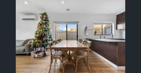 Comfortable Single-Level Living in a Prime Caroline Springs Location - Photo 5