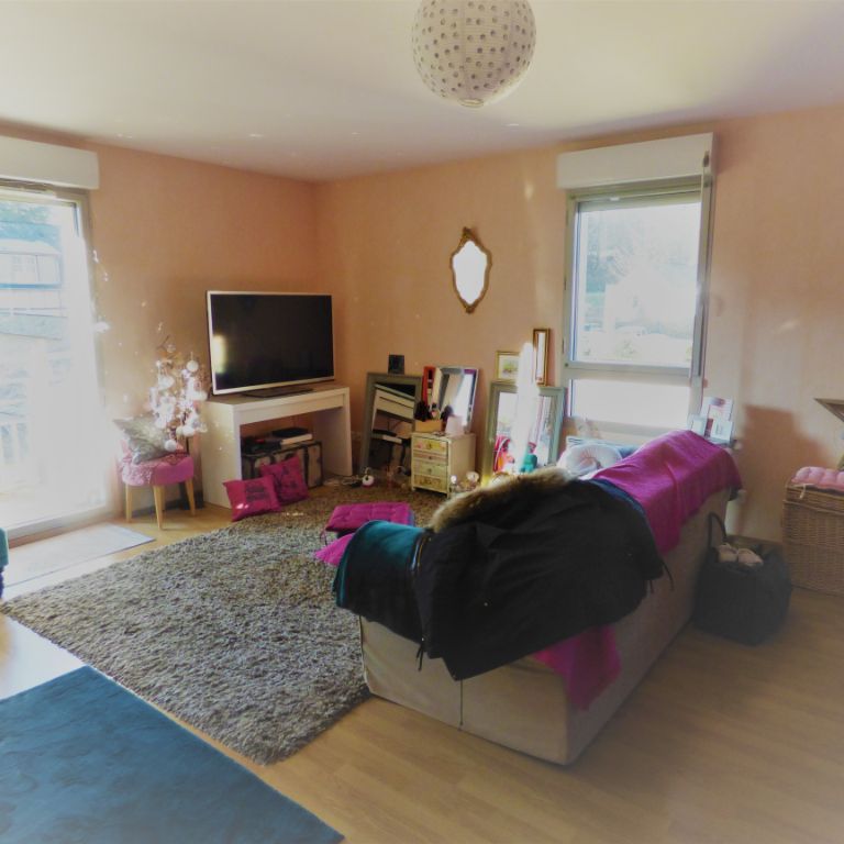 Location Appartement 3 pièces 74m² CLERES 76690 - Photo 1