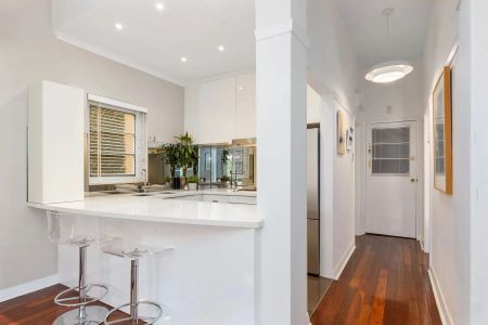 1/11 Colin Street, - Photo 4