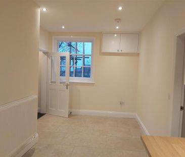 3 bedroom end of terrace house to rent - Photo 5