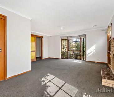 6 Winsam Grove, Wendouree - Photo 5