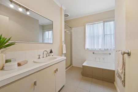 2/10 Northcote Avenue, Balwyn - Photo 2