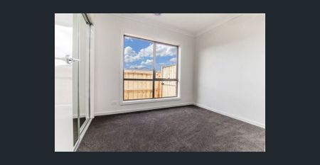 Low Maintenance Living in Merrifield's Estate ! - Photo 2