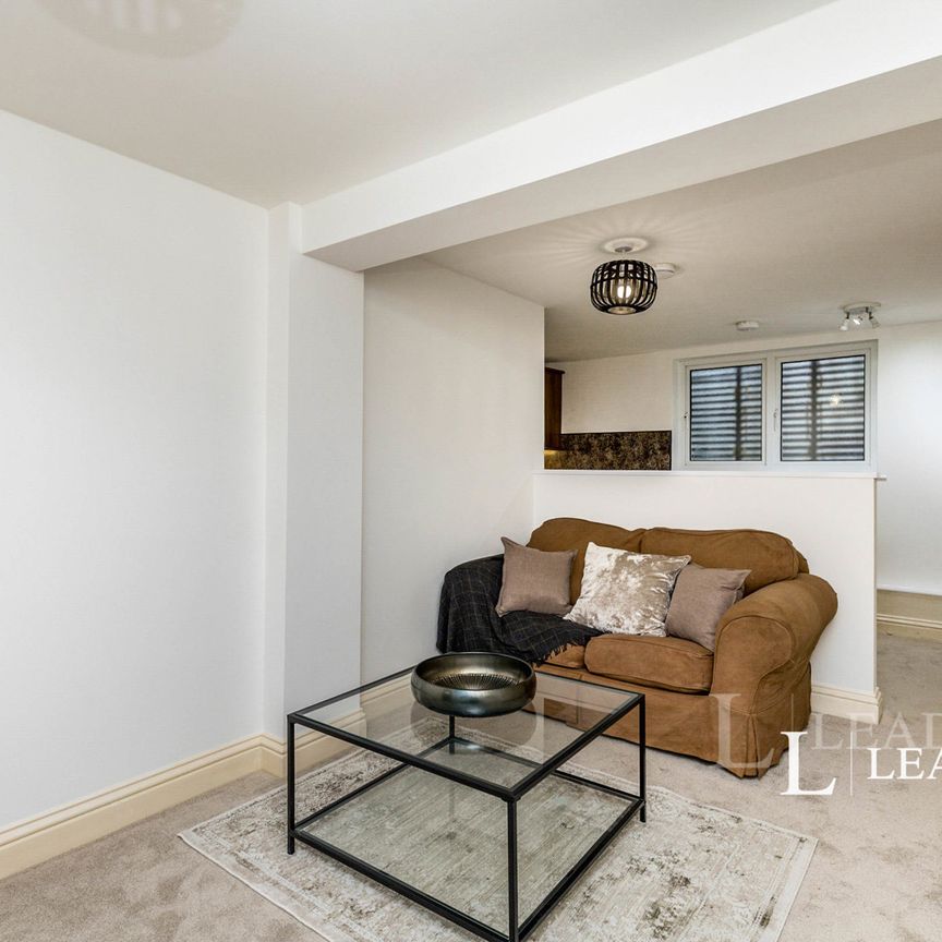 1 bedroom maisonette to rent New Street, Horsham, West Sussex, RH13 - Photo 1