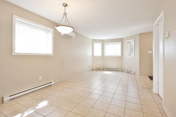 Appartement à louer - Laval (Chomedey) (Carrefour Saint-Martin) - Photo 1
