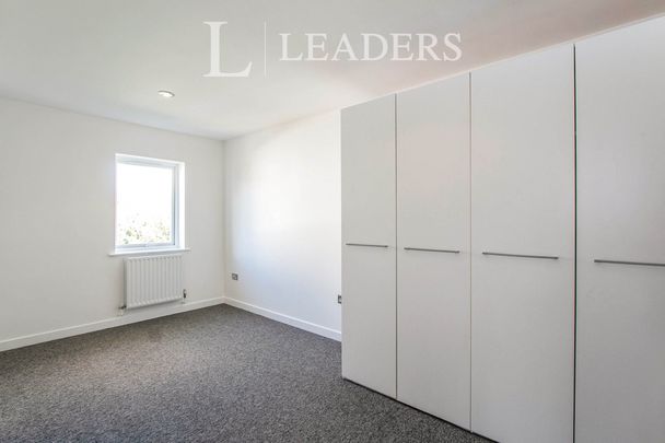 2 bedroom apartment to rent Glenair Avenue, Lower Parkstone, BH14 - Photo 1